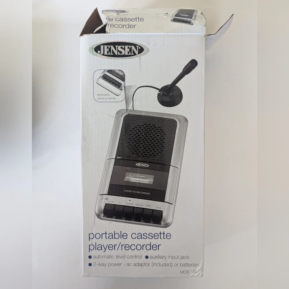 JENSEN® Cassette Player/Recorder - Picture 3 of 3